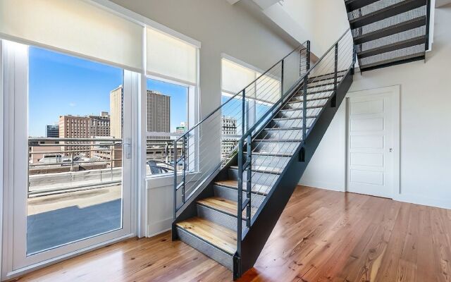 Modern Condos in California Building by Hosteeva