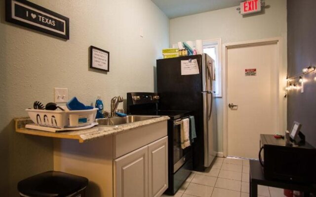 Wanderstay Houston Hostel