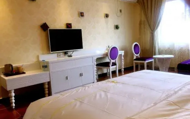 Tianlong Hotel (Lufeng South Railway Station Jinshan Ancient Town Branch)