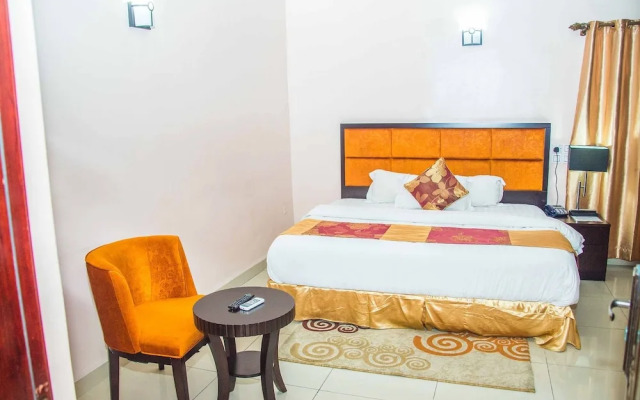 Royal Crest Hotel & Suites