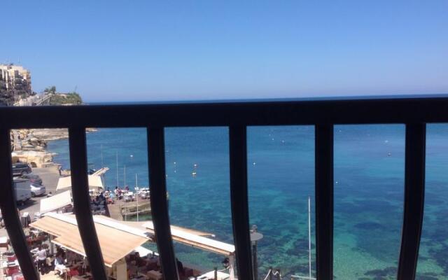 Marsalforn Sea Front Studio