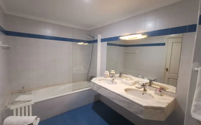 Seaside Escape - 3 Bedroom Apartment Sleeps 6
