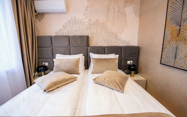 Sakura - One Bedroom Apartment - Next to Victoria Avenue and Cismigiu Park