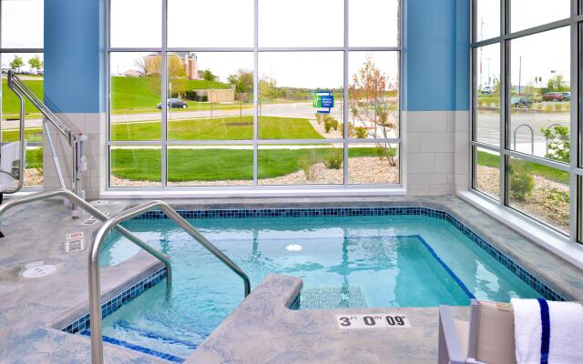 Holiday Inn Express & Suites Madison by IHG