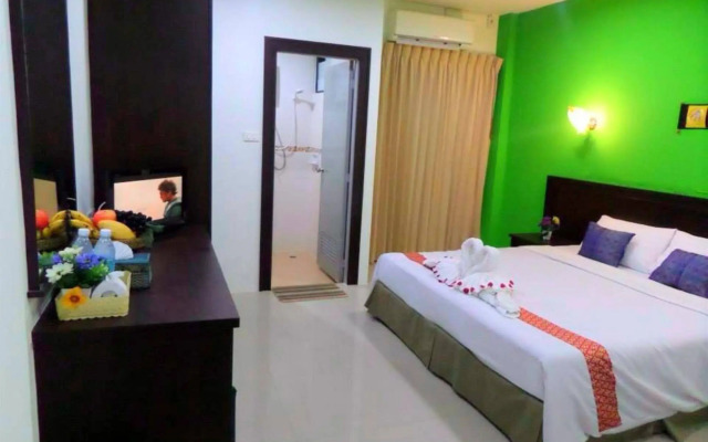 Thana Patong Guesthouse