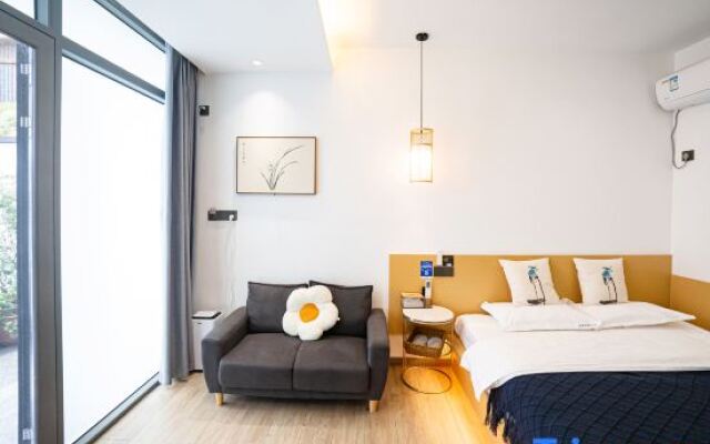 Shouxian Longxiang Hotel