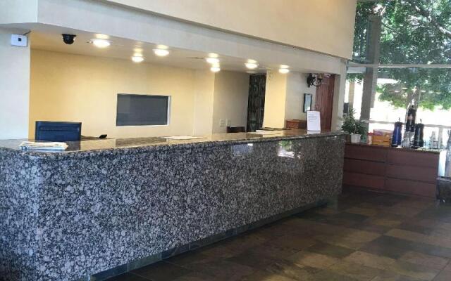 Ramada By Wyndham Tempe Near Asu