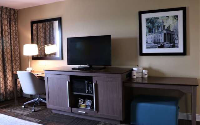 Hampton Inn & Suites Fremont