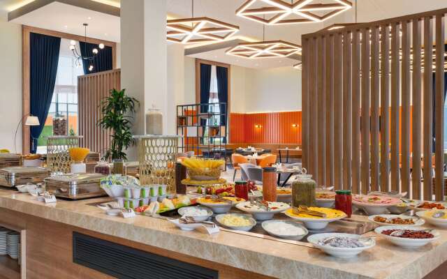Ramada Encore By Wyndham Zomin