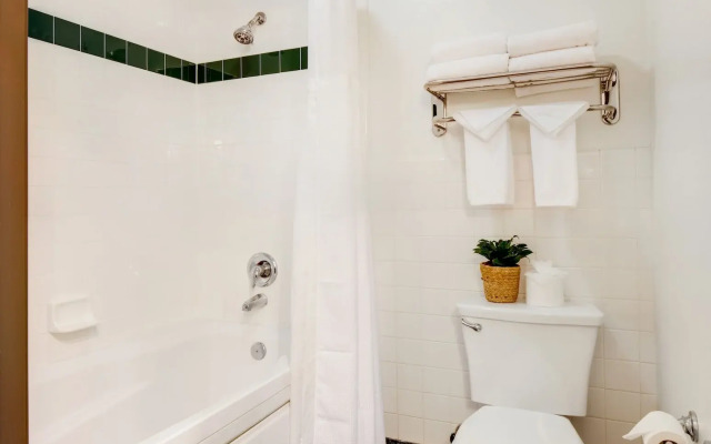 Ayres Suites Diamond Bar