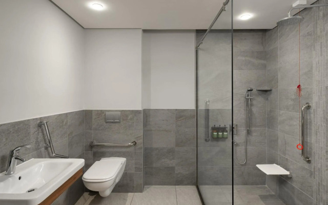 Crowne Plaza Dar es Salaam by IHG