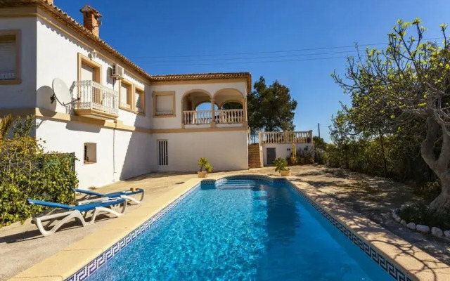Casa con piscina privada - ESTACION1901