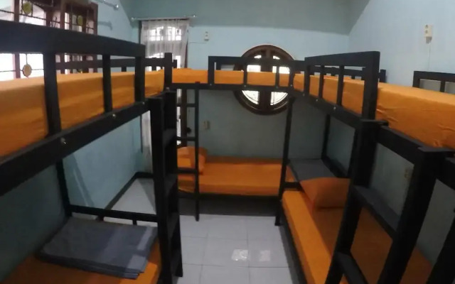Dhika Adventure - Hostel