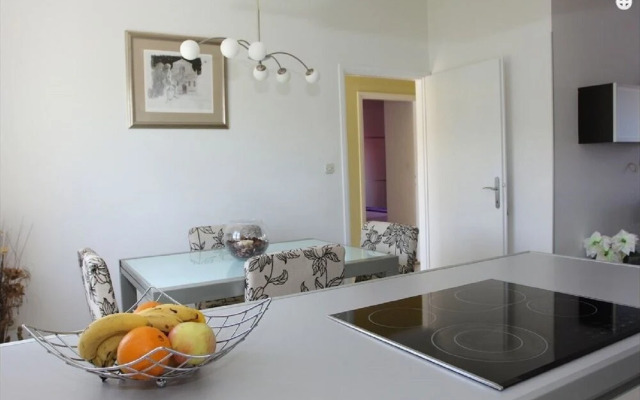 Adel - 70 m From Beach - A4