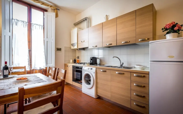 Classic Tuscany Apartment B by Mmega