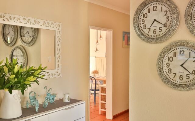 Baywatch Guest House & Tours