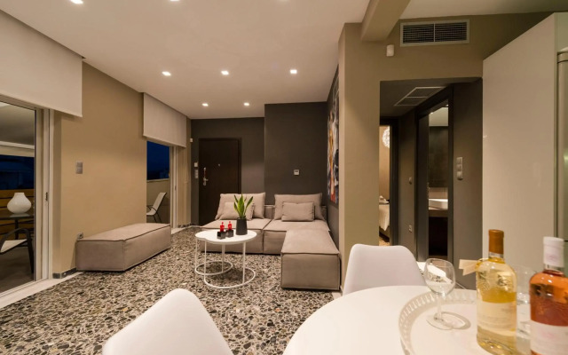 Ma Maison Nο 1, Penthouse, Acropolis and Lycabettus view, 15' to Acropolis by metro, 1' from Metro Station