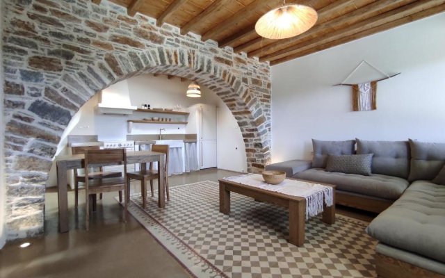 Traditional suites in Chora Kythnos #6