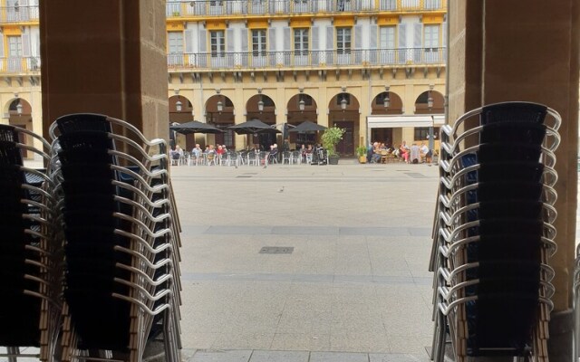 Plaza Consti