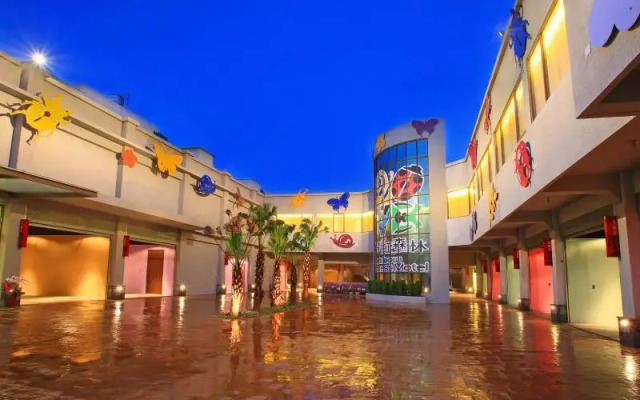 Rainbow Forest Motel