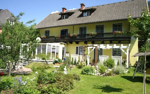 Charming Apartment in Feld am See, Near the Lake