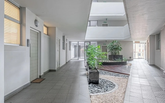 KMG Apartments at The Apex on Smuts