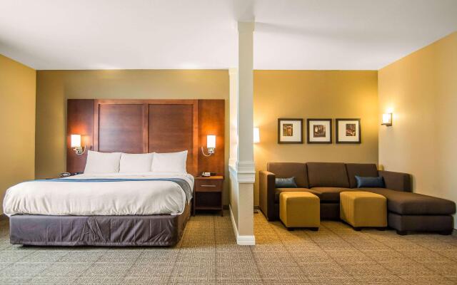 Comfort Suites Dodge City