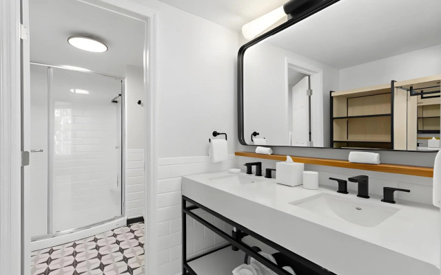 Bellwether Beach Resort