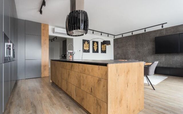 InPoint Luxury City Center Pool & Gym Apartments