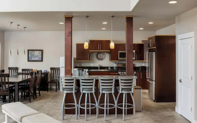 6BR 5 King Beds EV 10min Downtown