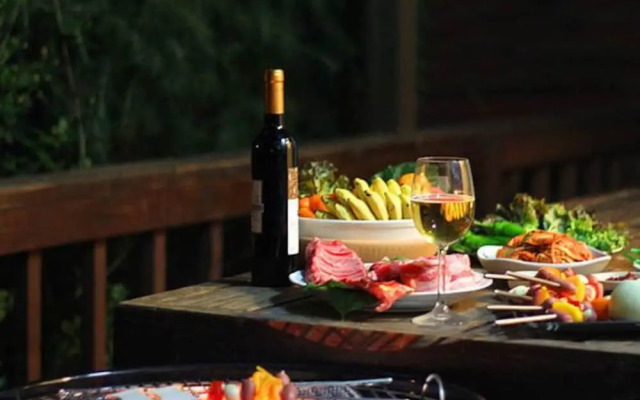 Anmyeondo Blue Ara Pension