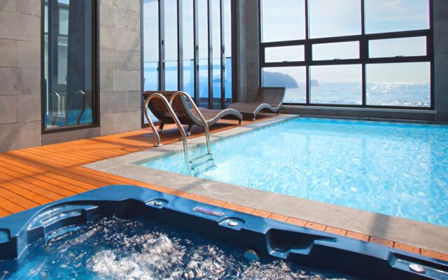 Yeosu Demare Pool Villa