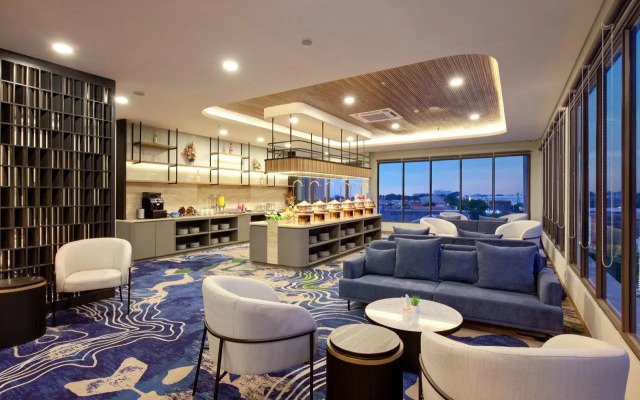 Aston Palu Hotel & Conference Center