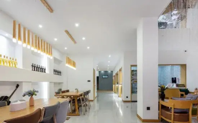 Xi'an Seascape Design Homestay and Travel Rental in Haitang District, Sanya City (Wuzhizhou Branch)