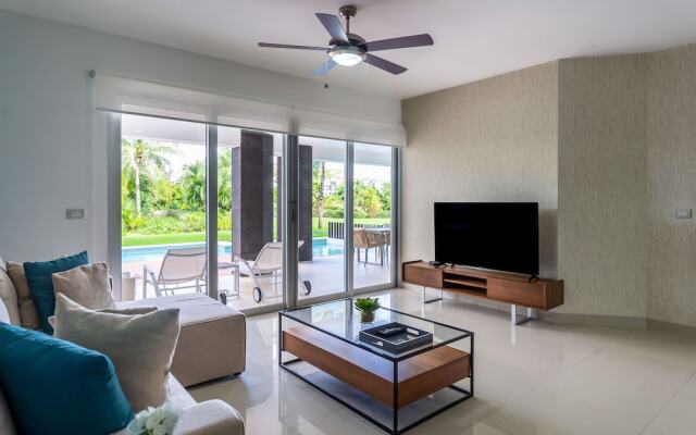 Z Casa Gardenia 2 Bedroom Condo by Redawning