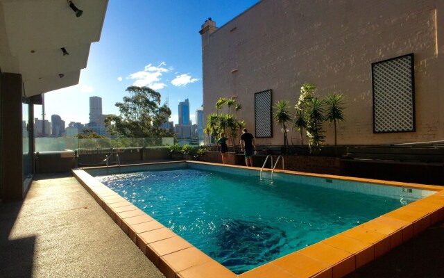 1 BR Park Breathtaking Sydney Skyline