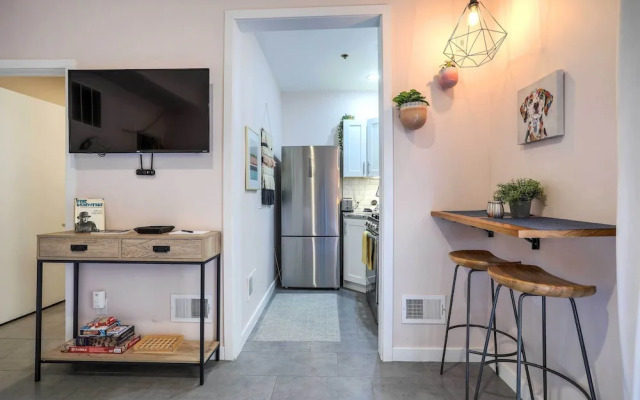 Cozy Philadelphia Studio, Near Center City!