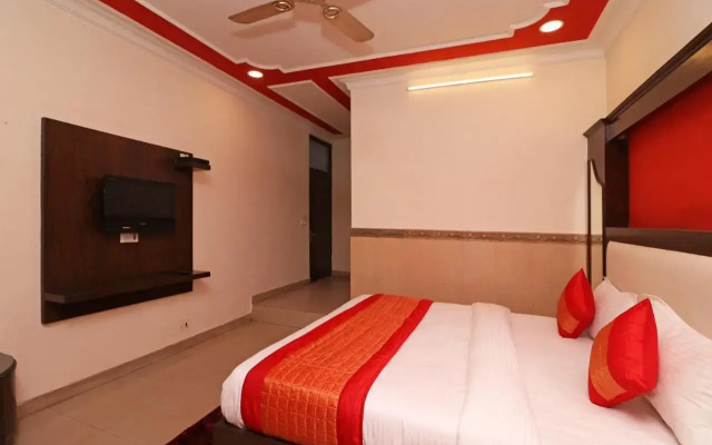 Oyo Flagship 10562 Kumar Palace