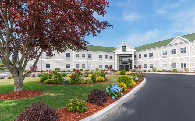 Quality Inn & Suites Middletown - Newport