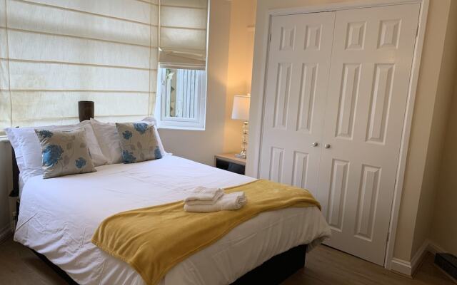 6 Bed House with 2 En-Suites