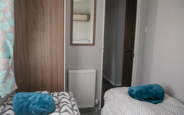 51 Lytchett Bay View, 3 bed, Rockley Park Poole