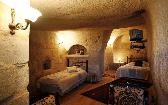 Traveller's Cave Hotel