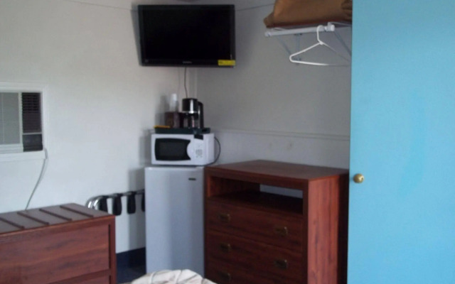 Altamont Motel