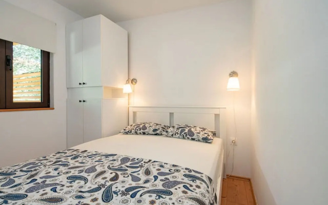 Mobile Home Rock Samphire 2