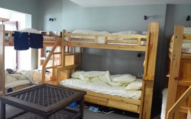 Mama Naxi Guesthouse
