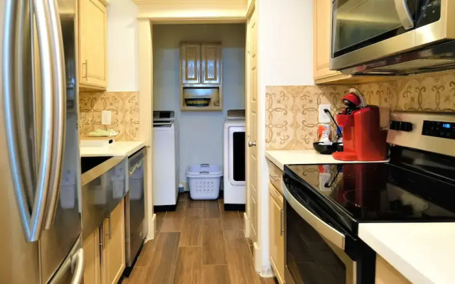 3Bdrm 2Bath 3Beds - 2 Story Condo