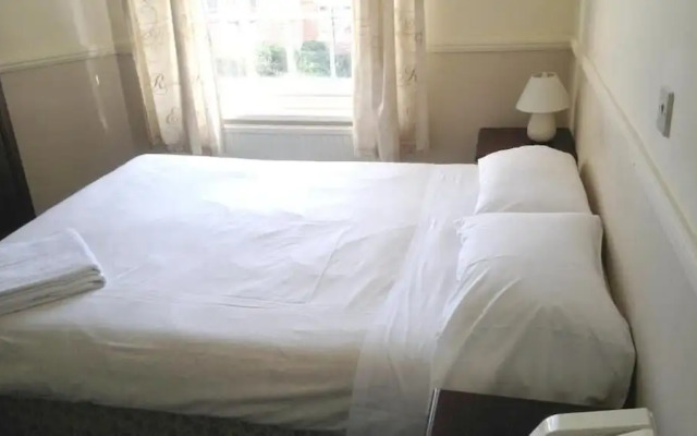 Rose & Crown Hotel
