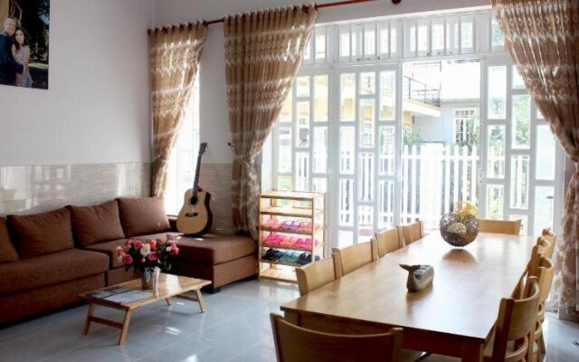 Tree House Hostel