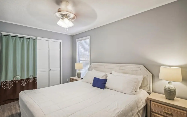 Sandpiper Cove 1030 1 Bedroom Condo by RedAwning
