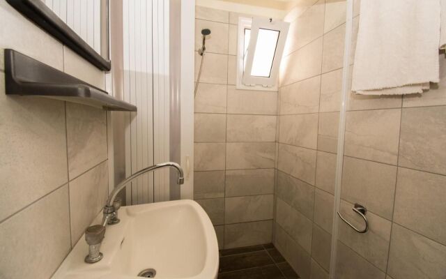 Divina Apartments  by Estia